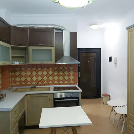 1 Apartment *